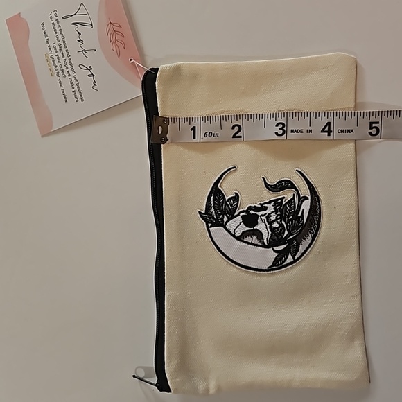 Hand Crafted Multi-use Bag Beige Zipper Pencil Case Skull Motif Iron-on Patch - Picture 13 of 17